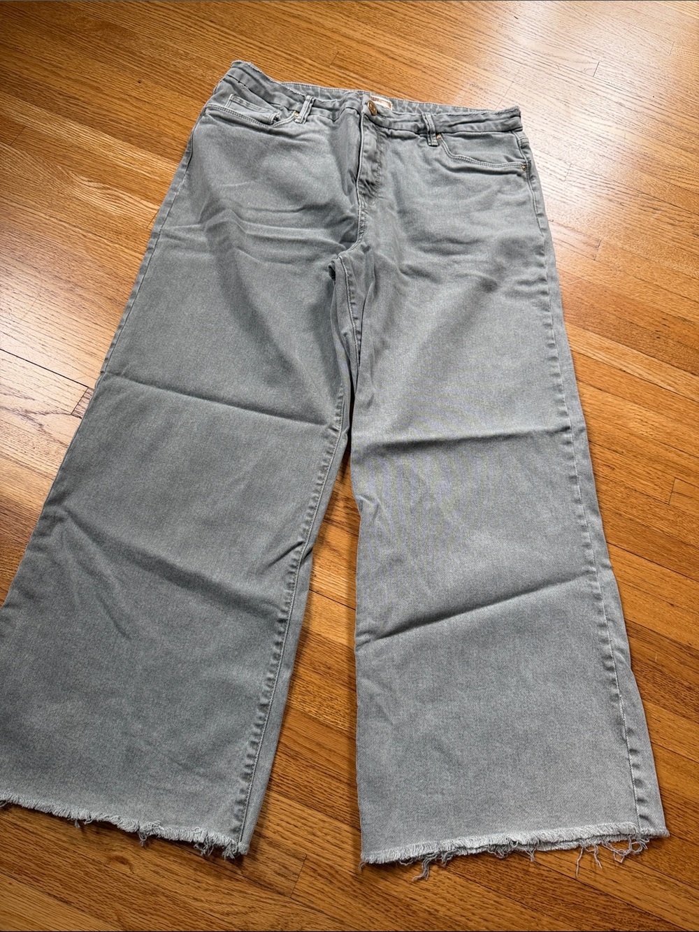 Kut from the Kloth Gray/green Wide-Leg Jeans with Frayed Hem